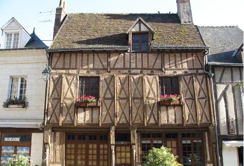 Tours maison à pans de bois 